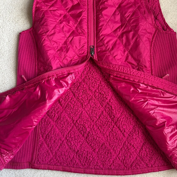 L.L. Bean Quilted Puffer Vest Fuchsia Pink Women's Size Small - Picture 6 of 7